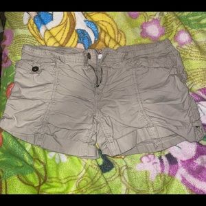 Khaki shorts brand bongo size 9 never worn